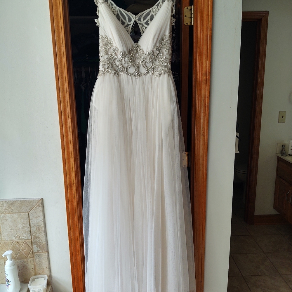 Maggie Sottero Wedding Dress